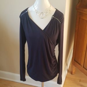 Slate gray criss cross front top 🌟